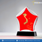 mẫu cúp vinh danh cuối năm