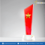 mẫu cúp vinh danh cuối năm