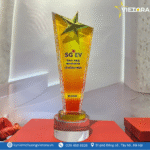 mẫu cúp vinh danh cuối năm